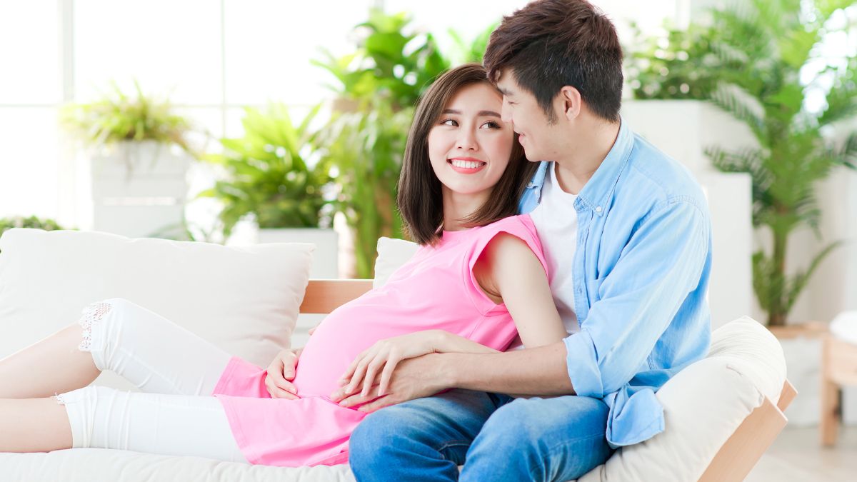 My boyfriend says I feel different inside during early pregnancy