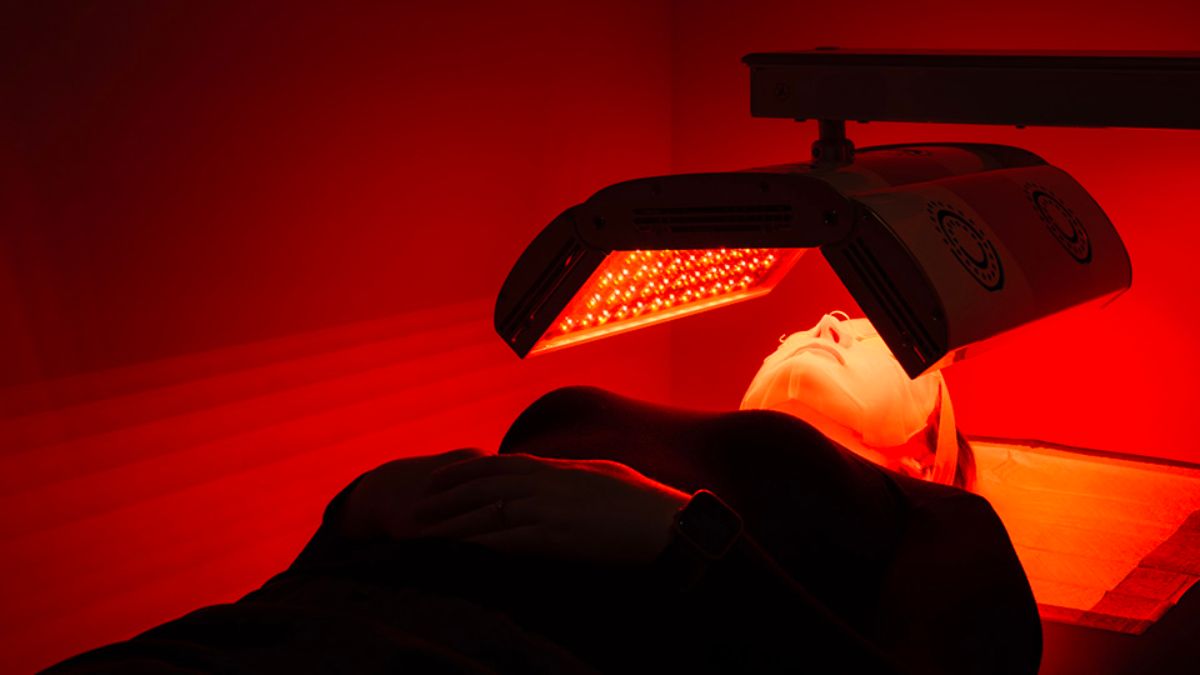 What does red light therapy do?